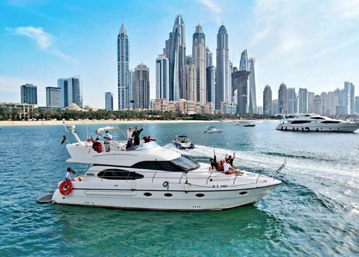 Luxury Mini Yacht- Dubai Marina 1 hour – 31 Ft, 6 members